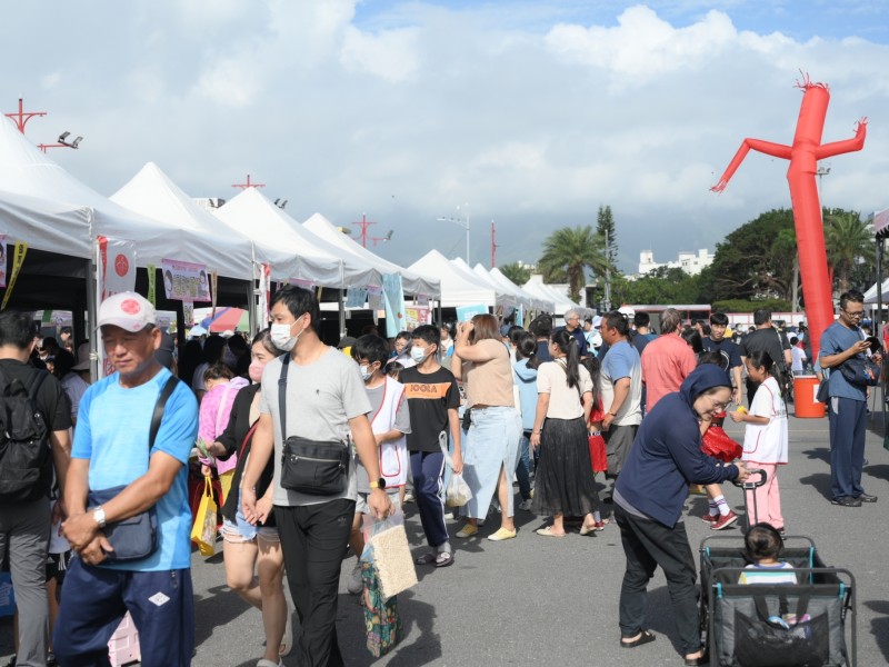 魏嘉彥現身家扶園遊會 為無窮世代與兒童權利發聲